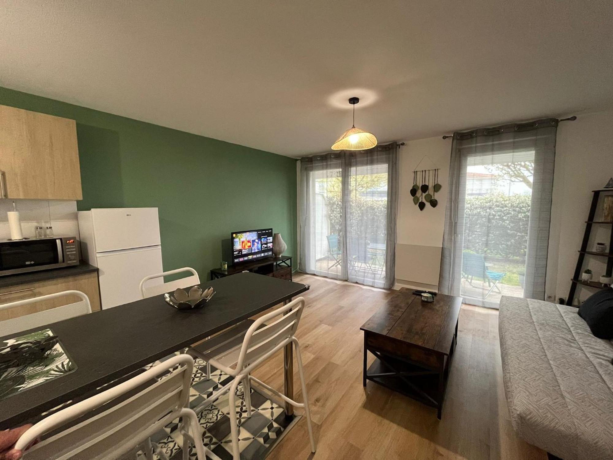 Appartement Avec Jardin A Rochefort 外观 照片